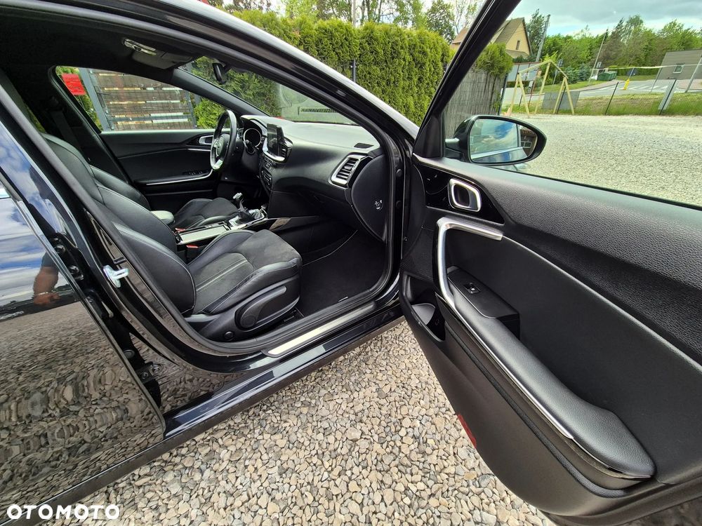 Kia Ceed 1.4 T-GDI OPF GT Line - 34