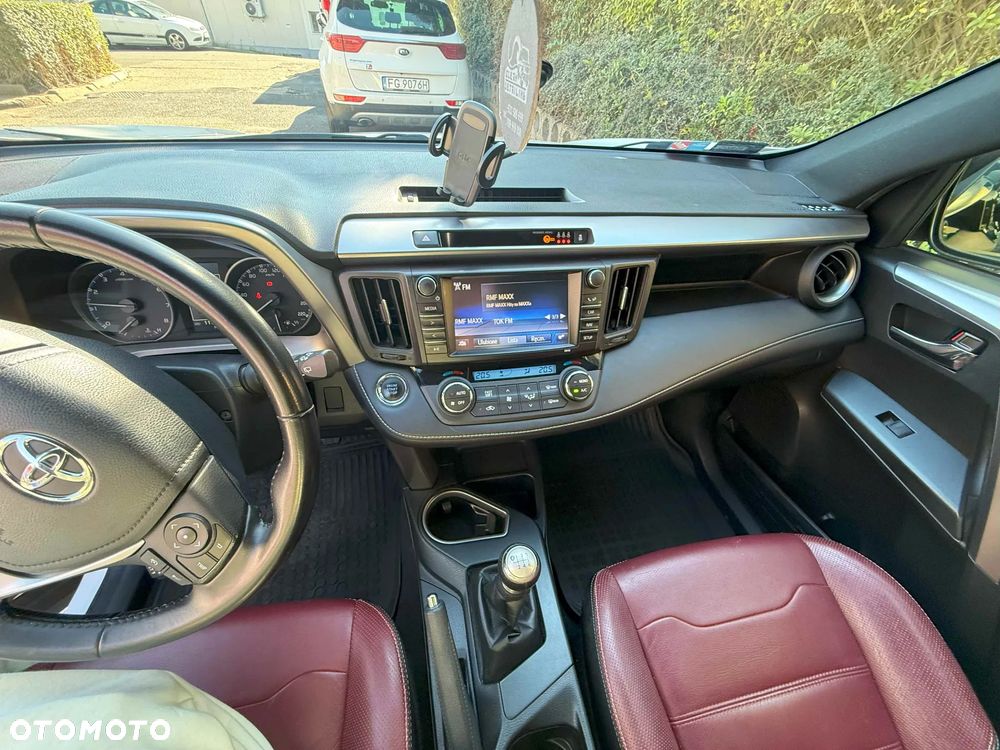 Toyota RAV4 - 6