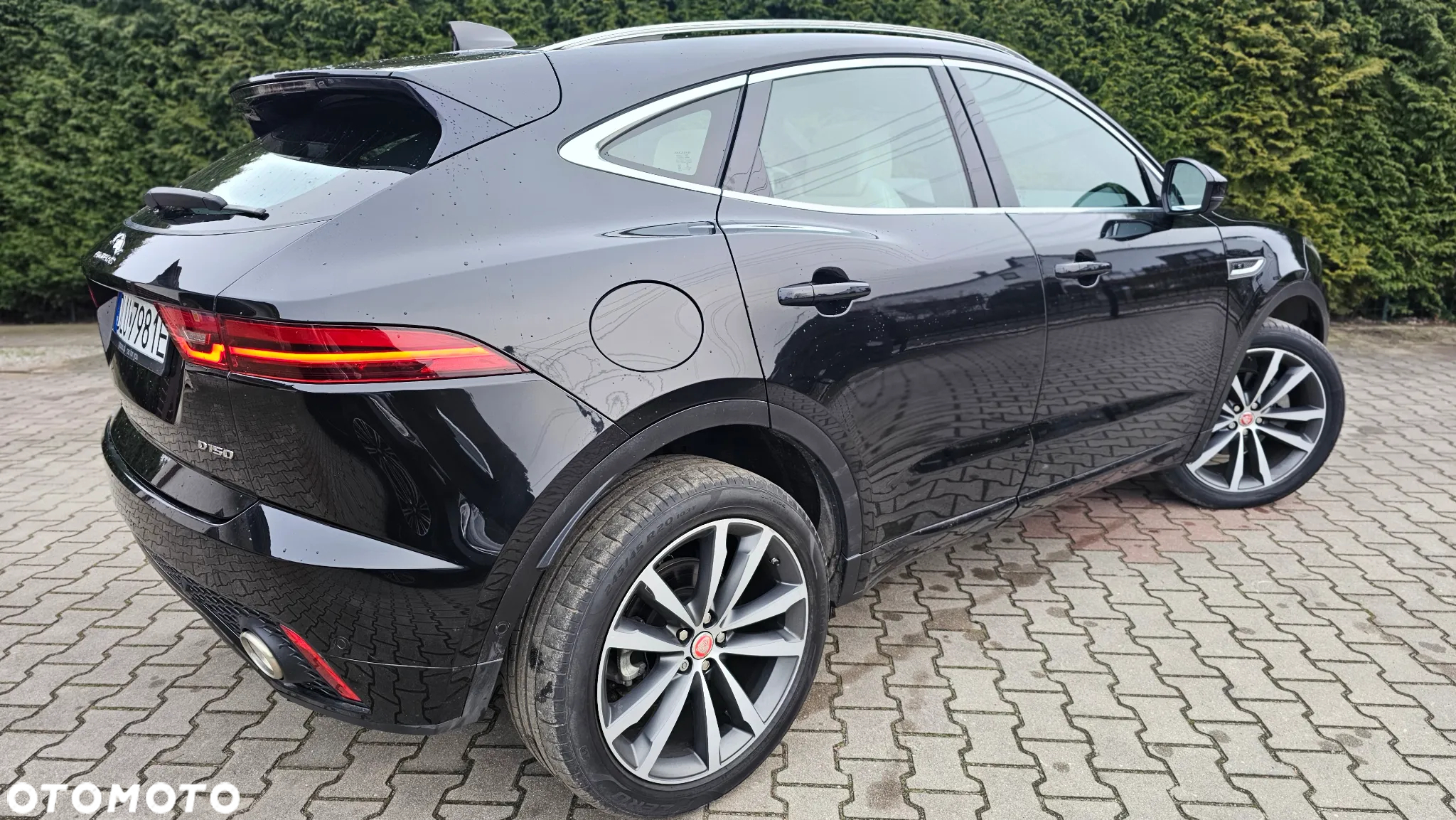 Jaguar E-Pace 2.0 i4D AWD R-Dynamic S - 4