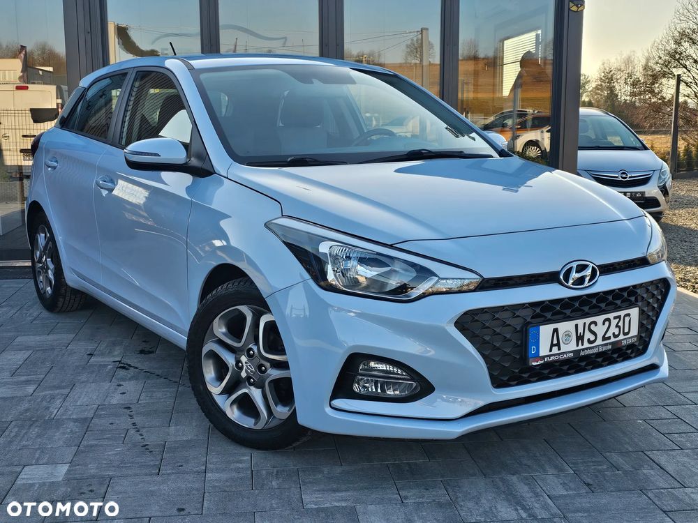 Hyundai i20 blue 1.2 Trend - 20