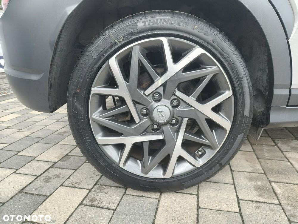 Hyundai Kona - 32
