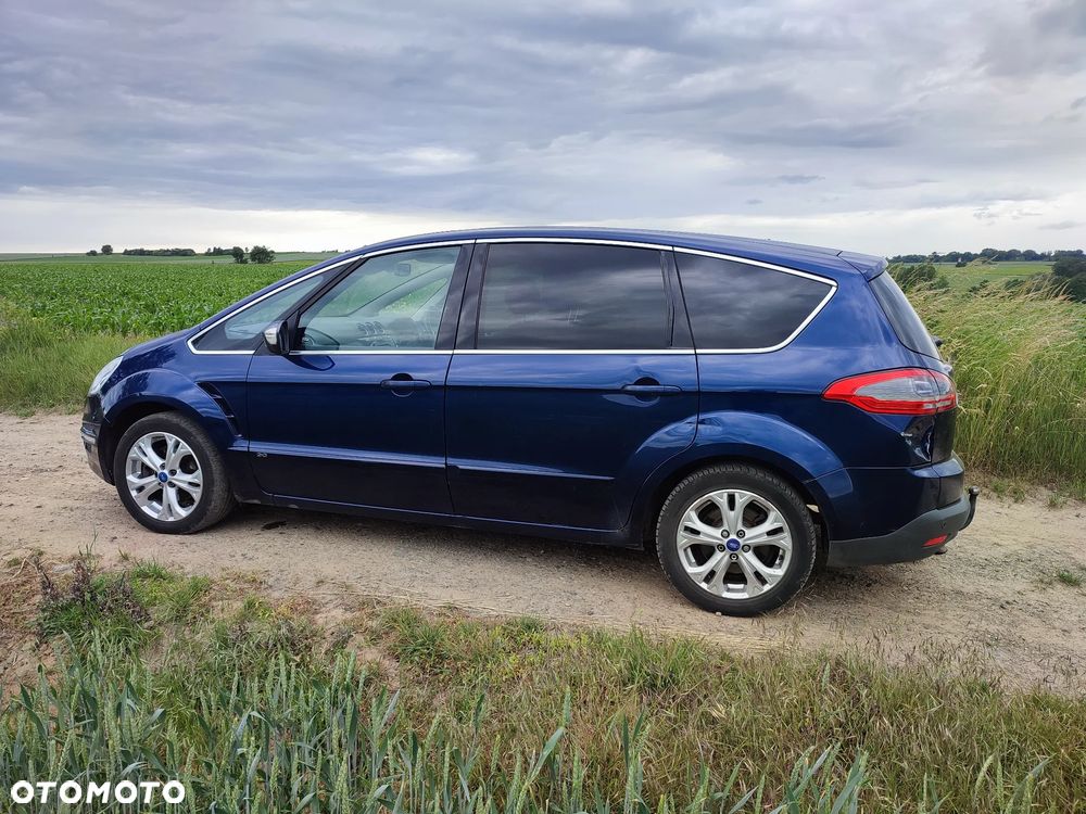 Ford S-Max - 11