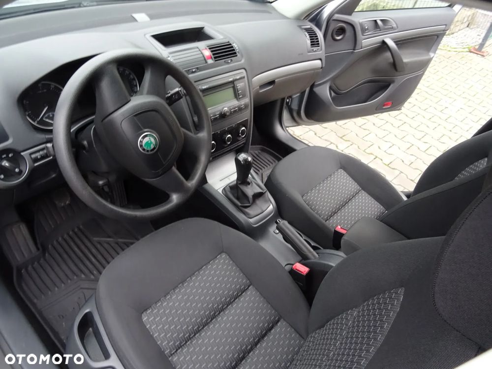 Skoda Octavia 1.6 Ambition - 26