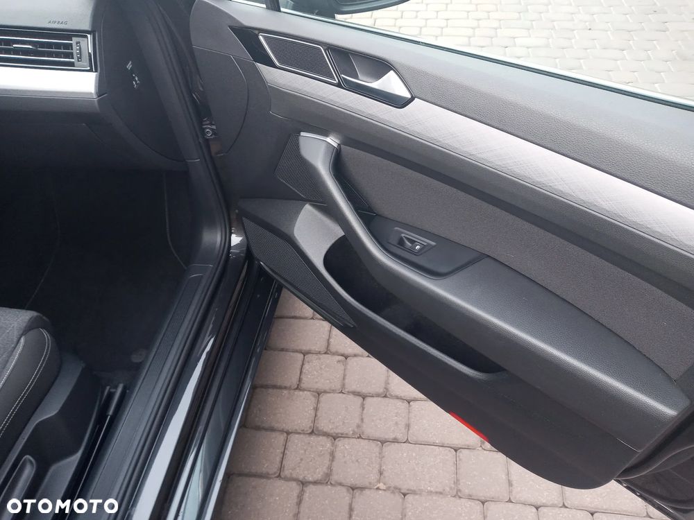 Volkswagen Passat 2.0 TSI Business DSG - 31