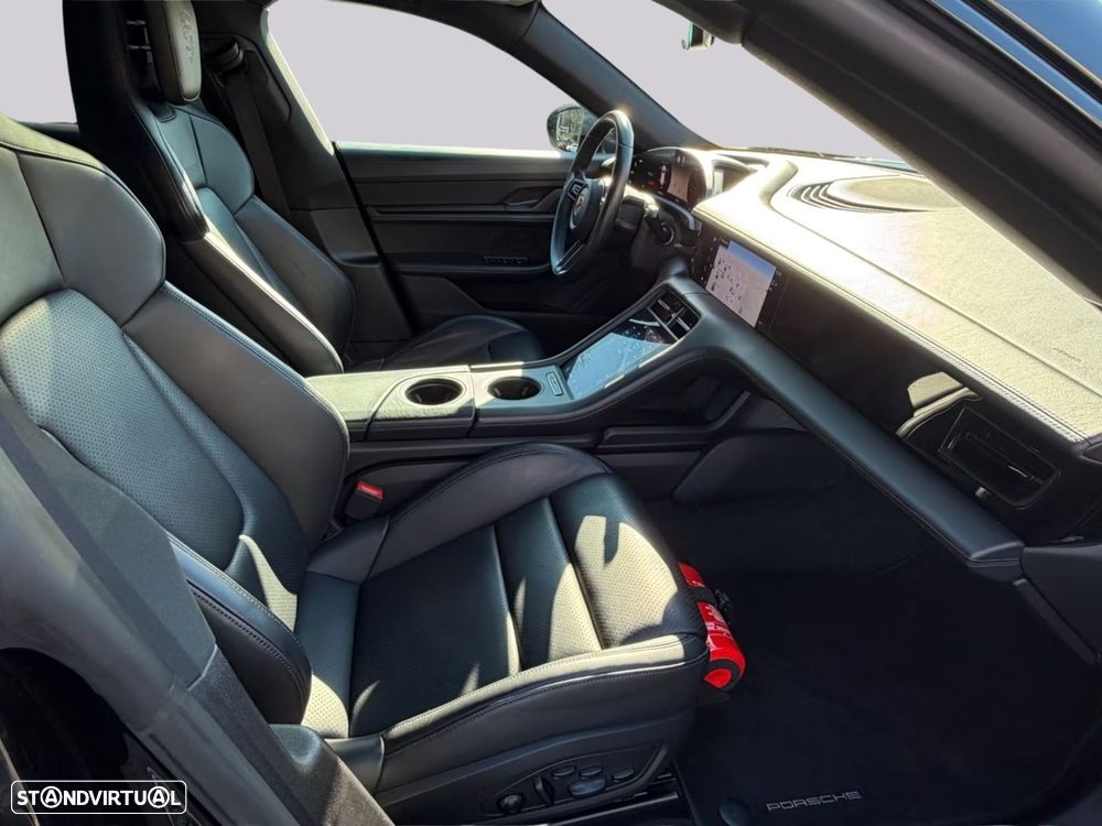 Porsche Taycan Sport Turismo - 9