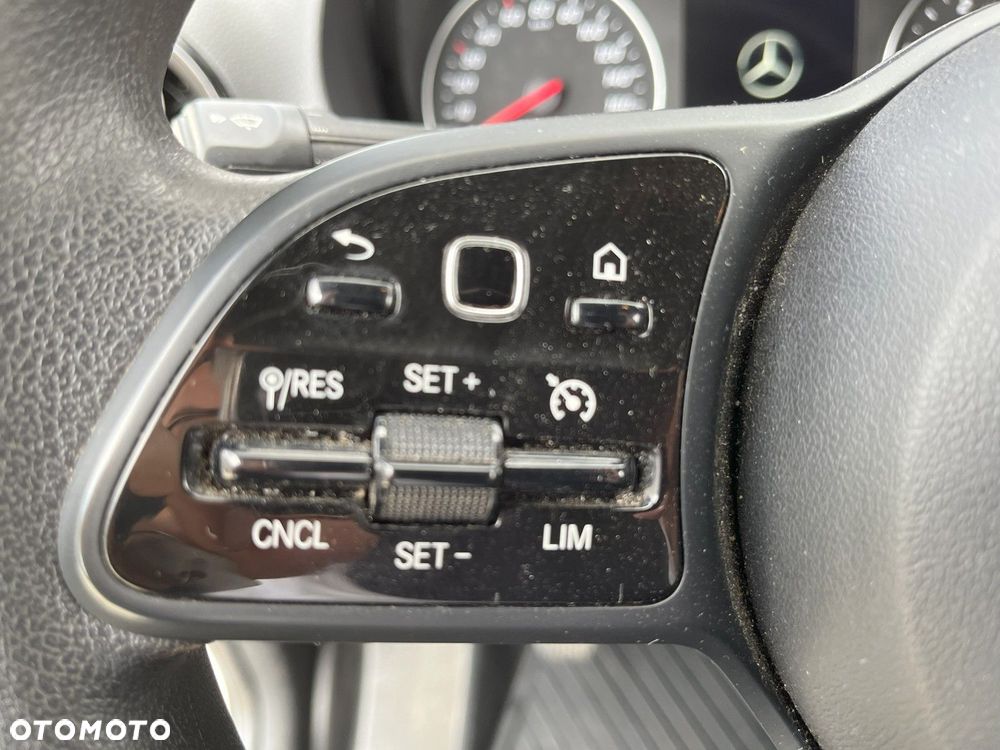 Mercedes-Benz Sprinter - 21