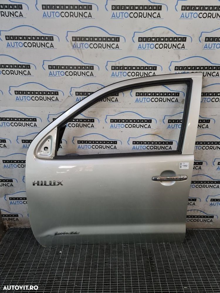 Usa Stanga Fata Toyota Hilux 2010 - 2015 4 Usi Silver Metalizat 1C0 (1302) - 1