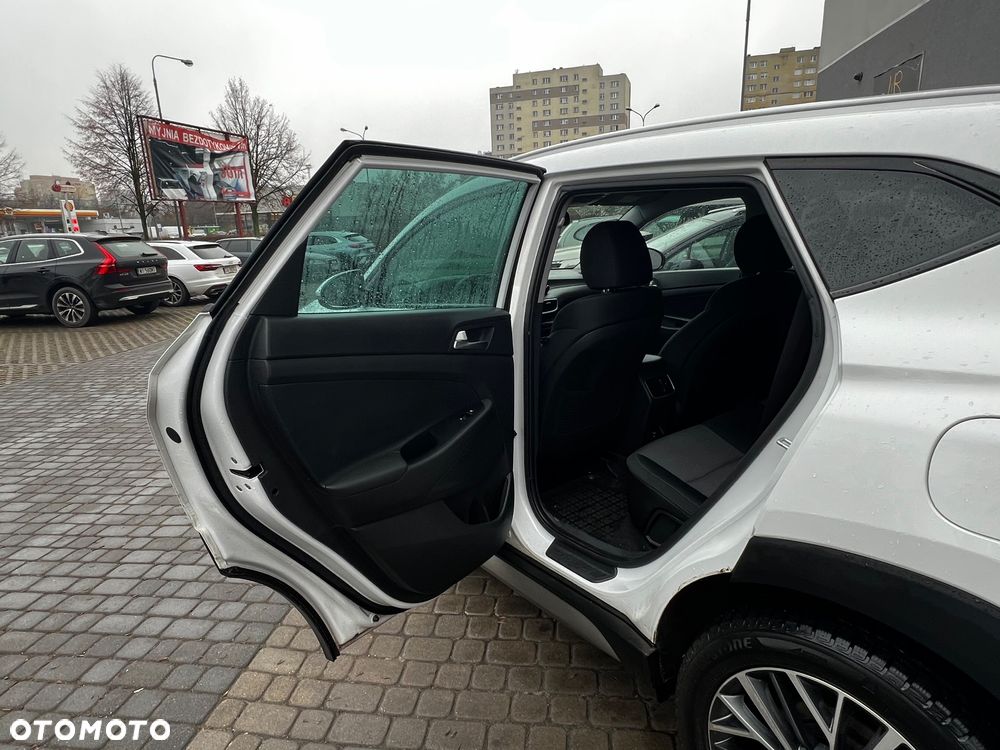 Hyundai Tucson 1.6 GDI BlueDrive Style 2WD - 18