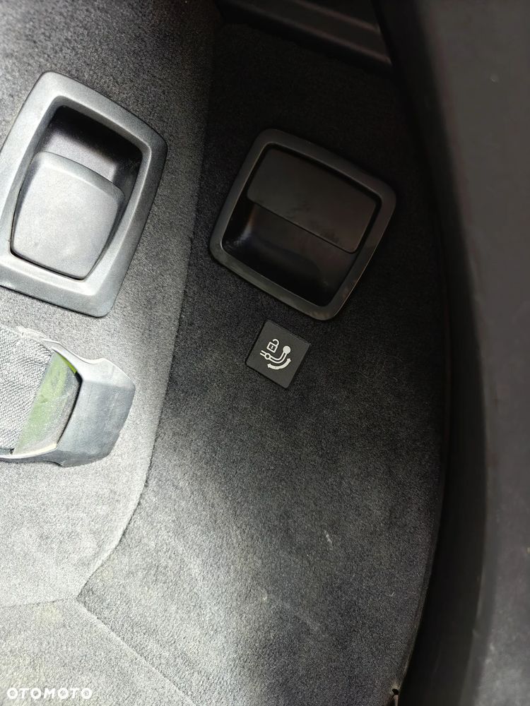 BMW Seria 5 535i - 32