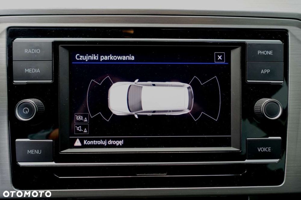 Volkswagen Passat - 16