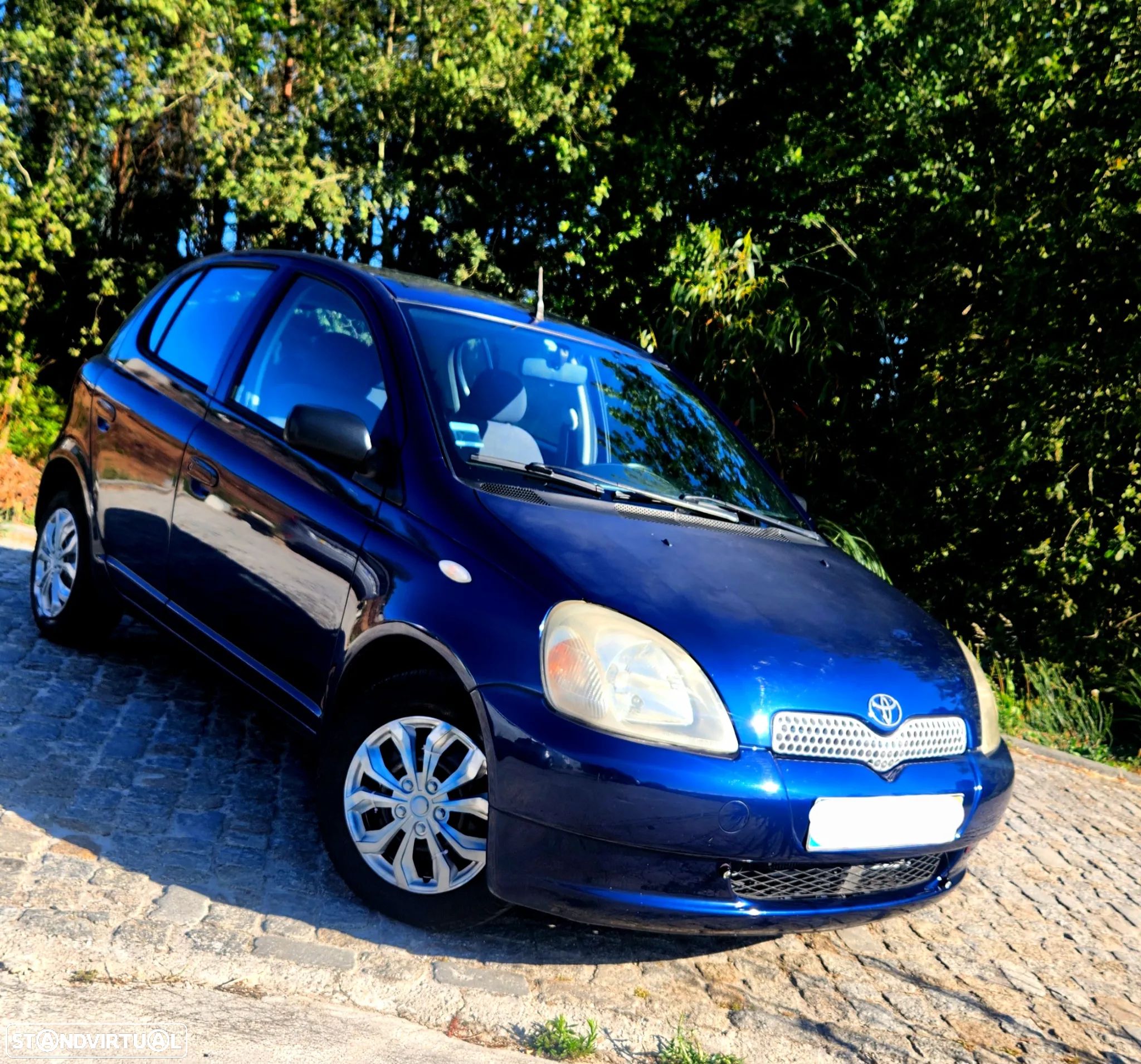 Toyota Yaris 1.0 Luna ABS - 1