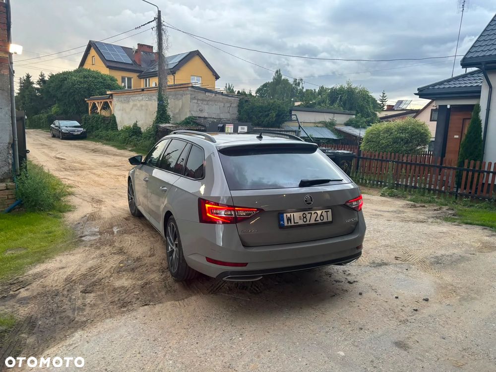 Skoda Superb 2.0 TDI Sportline DSG - 4