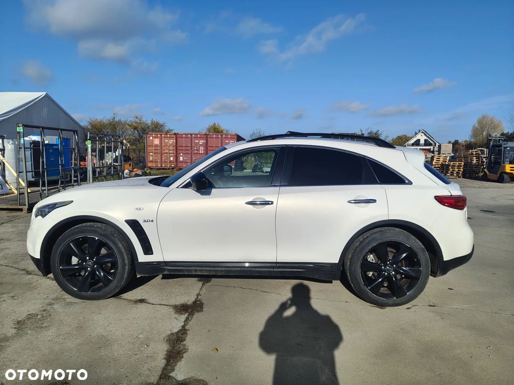 Infiniti Q70 - 5