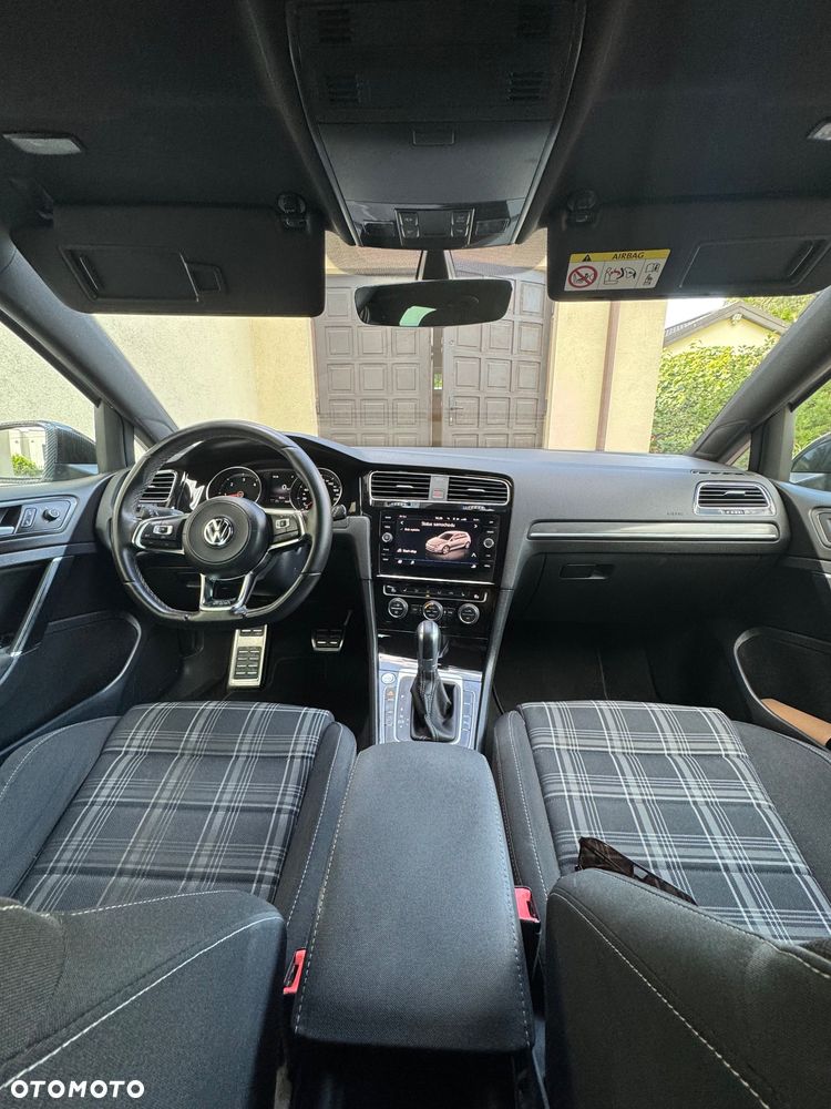 Volkswagen Golf - 5