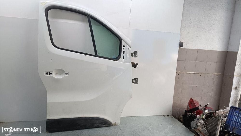 PORTA FRENTE DIREITA NISSAN NV300 COMBI - 1