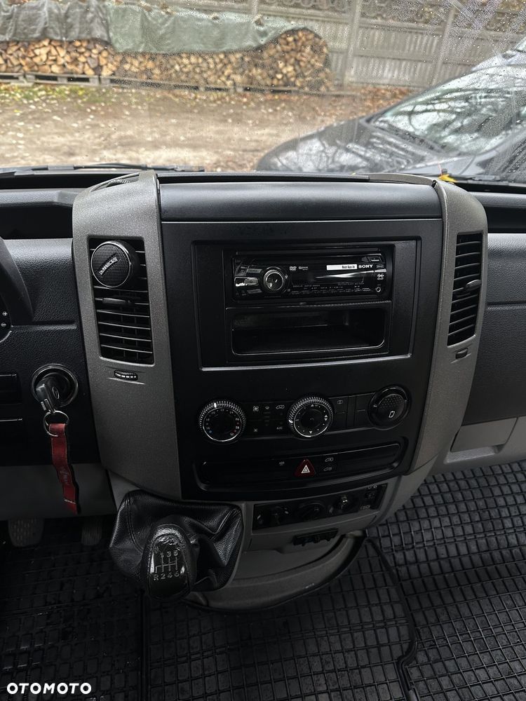 Mercedes-Benz Sprinter - 12