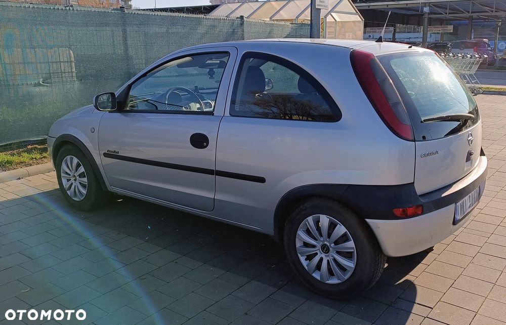 Opel Corsa 1.2 16V Comfort - 4
