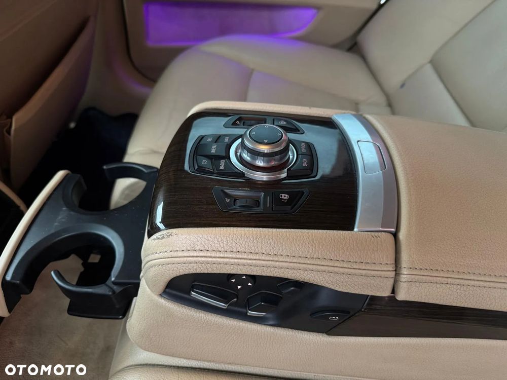 BMW Seria 7 740d xDrive - 16