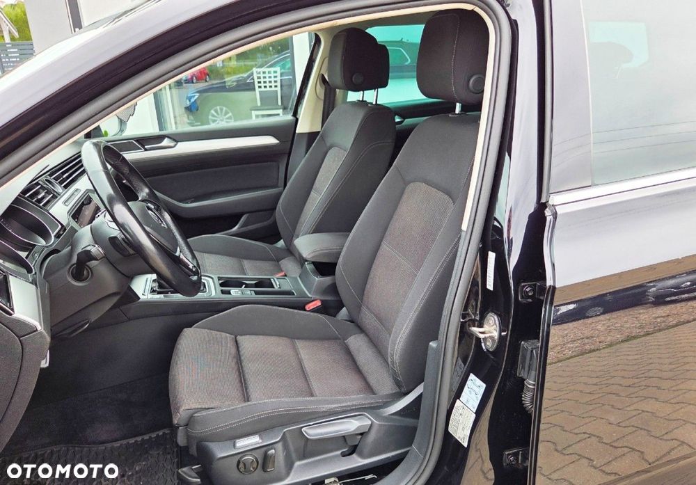 Volkswagen Passat - 6