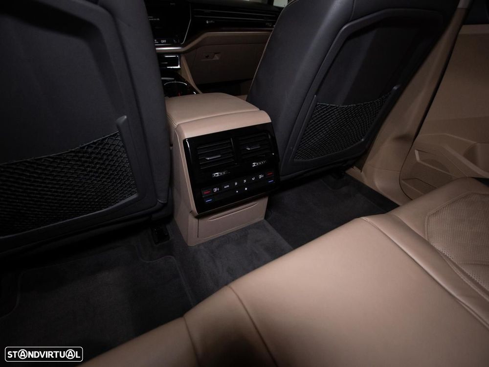 VW Touareg 3.0 TDI V6 Elegance Plus - 13