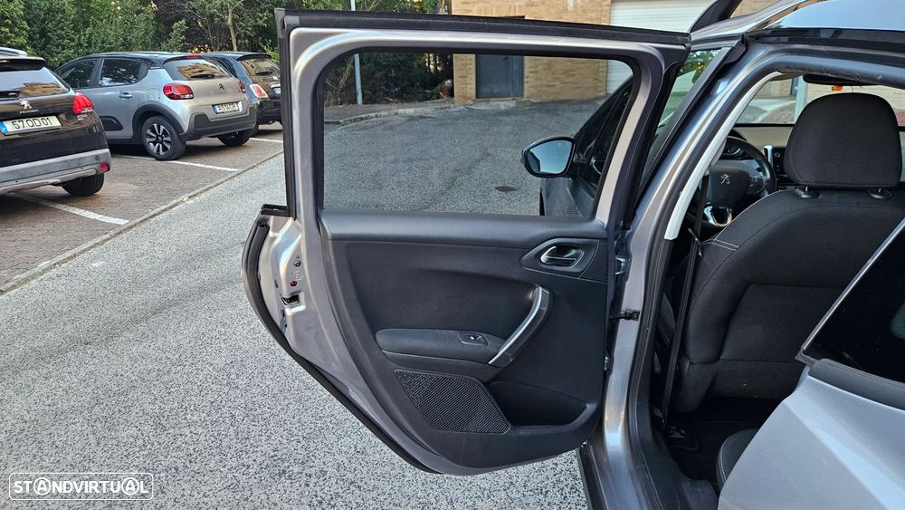 Peugeot 2008 1.6 BlueHDi Allure - 23