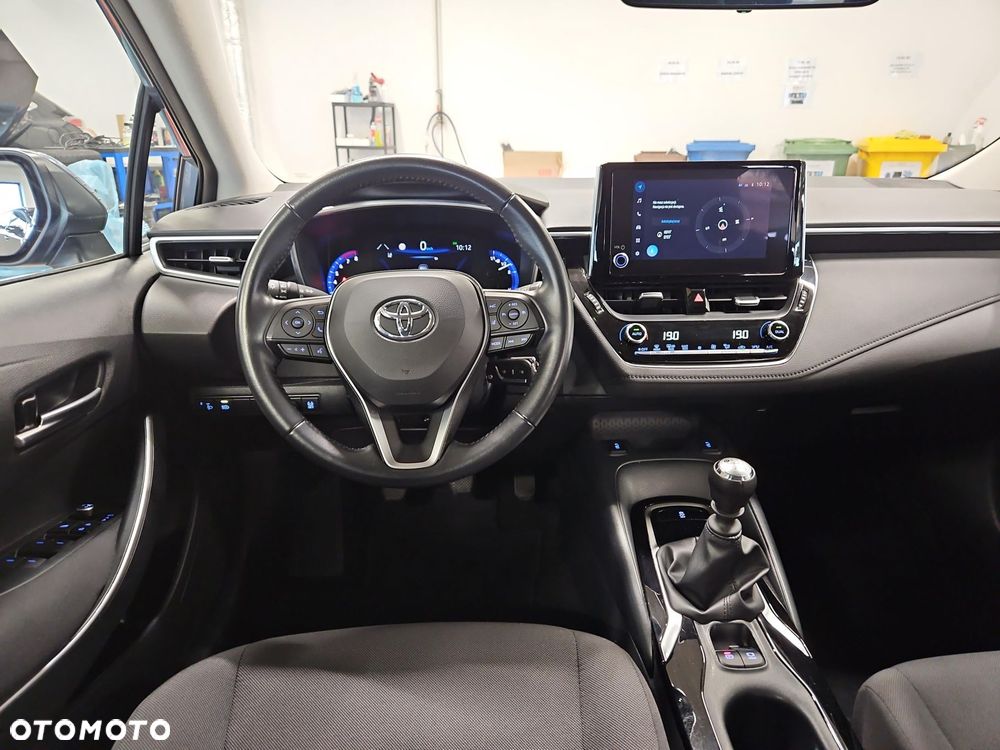 Toyota Corolla - 13