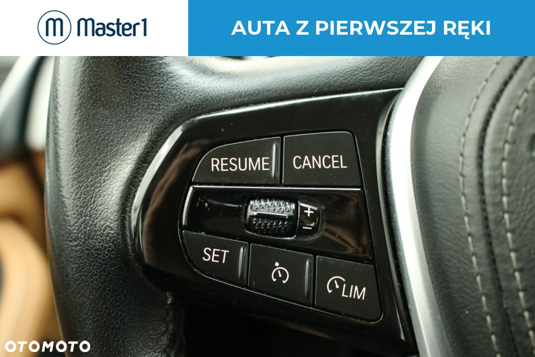 BMW Seria 5 520i mHEV - 15