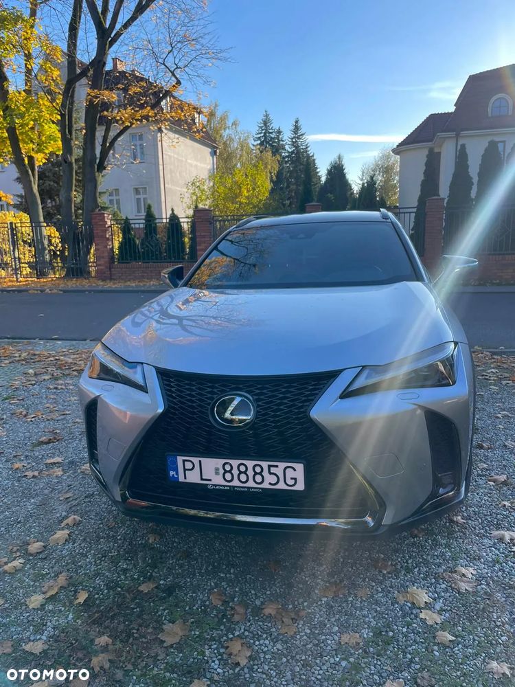 Lexus UX - 25