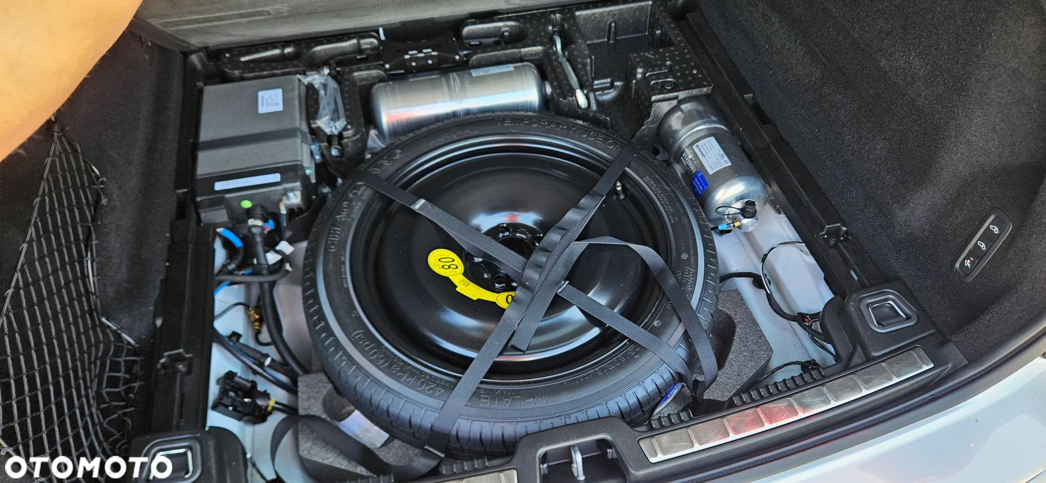 Volvo XC 60 B4 B R-Design - 12