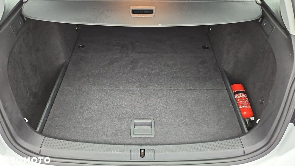 Volkswagen Golf - 24