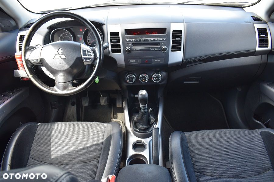 Mitsubishi Outlander 2.2 DID Intense EU5 - 5