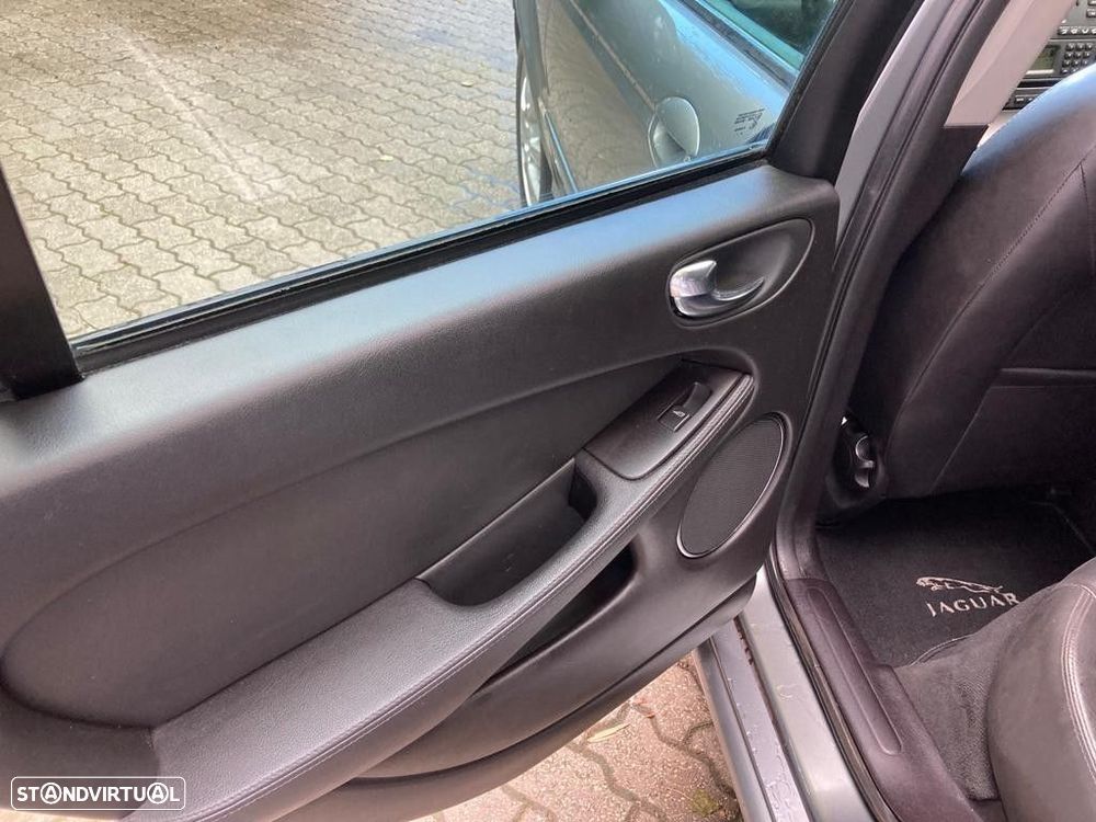 Jaguar X-Type SW 2.0 D Executive - 10