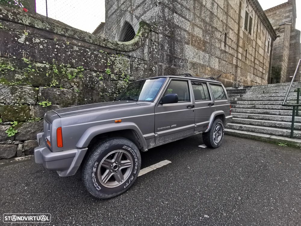 Jeep Cherokee 2.5 TD Classic - 4