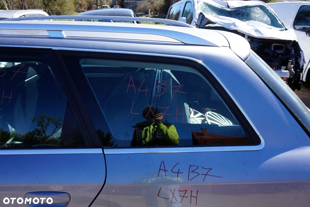 SZYBA KAROSERYJNA TYLNA LEWA BOCZNA A4 B7 KOMBI  AUDI 2004-2008 - 1