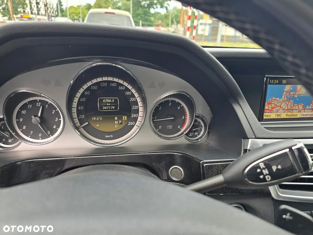 Mercedes-Benz Klasa E 220 CDI DPF BlueEFFICIENCY Automatik Avantgarde - 6