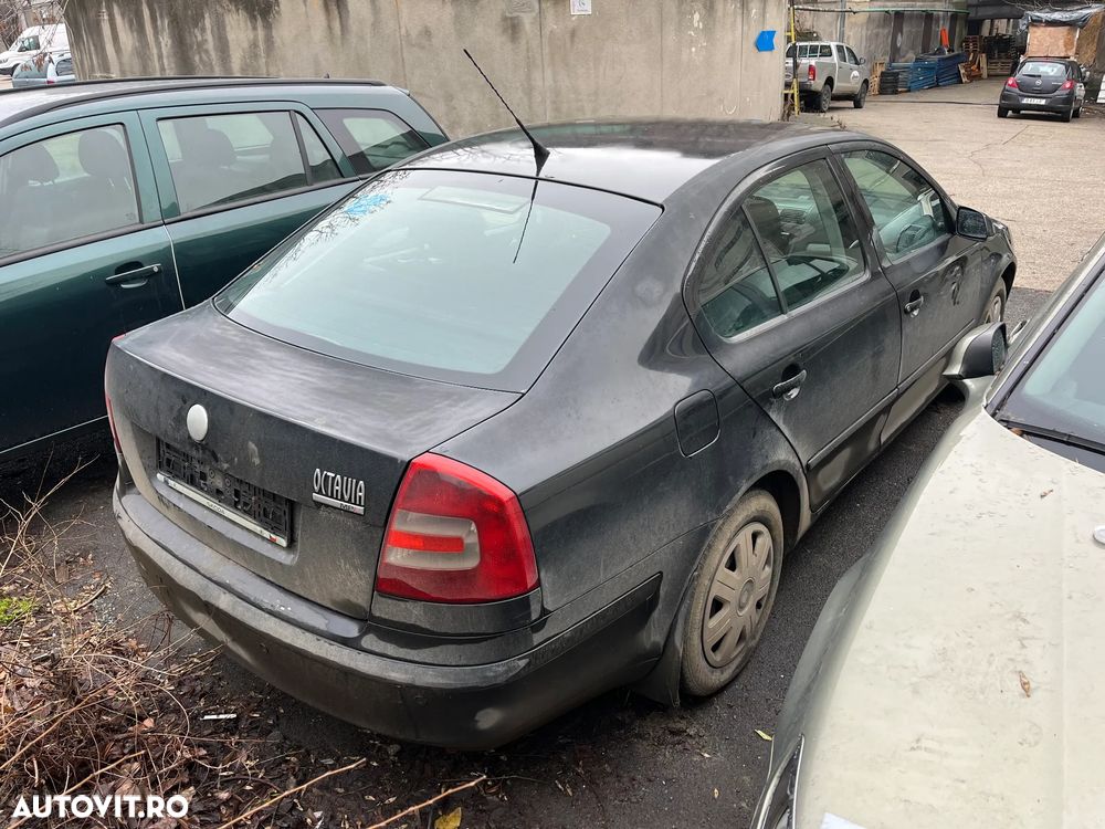 Dezmembrez Skoda Octavia 2 2006 1,6 benzina negru - 6