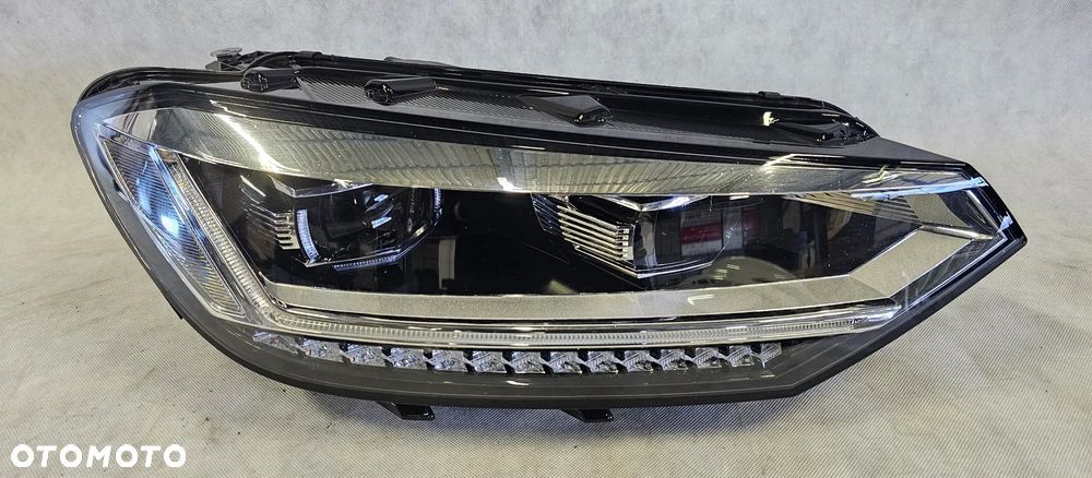 PRAWA LAMPA FULL LED VW Touran III 5TB941082D - 1