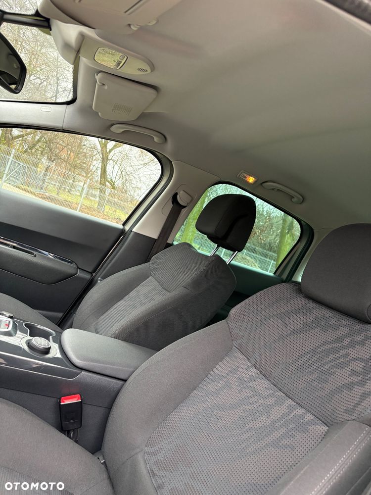 Peugeot 3008 2.0 HDi HYbrid4 - 30