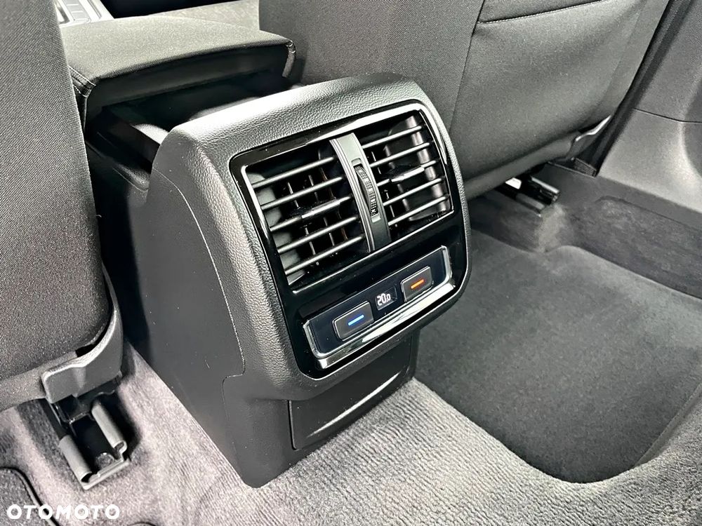 Volkswagen Passat Variant 1.5 TSI OPF DSG Comfortline - 25