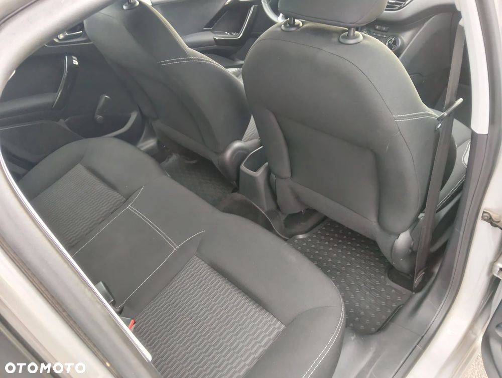 Peugeot 208 1.2 PureTech Style - 25