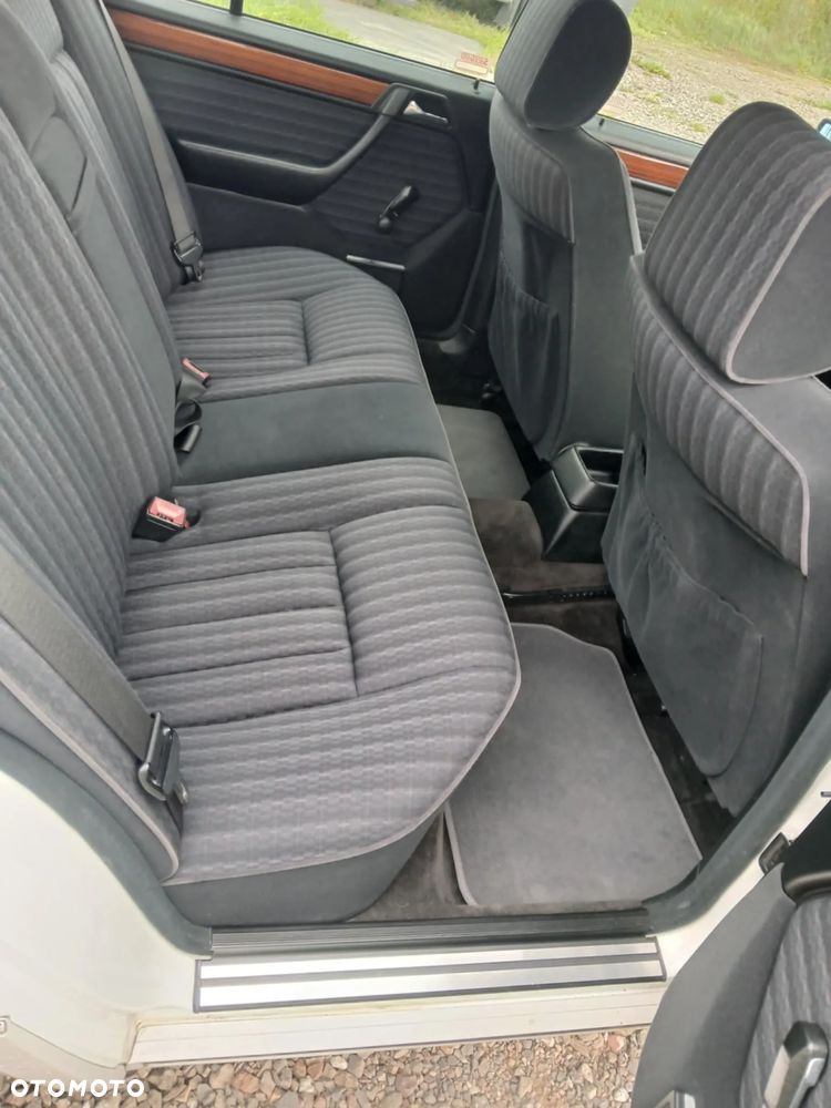 Mercedes-Benz W124 (1984-1993) - 18