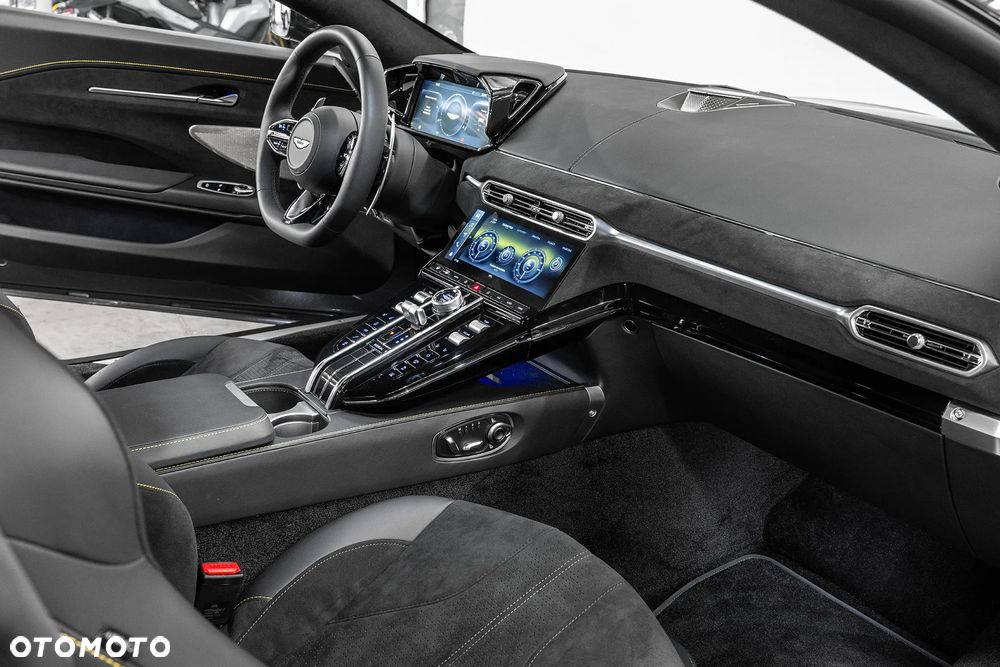 Aston Martin Vantage - 7