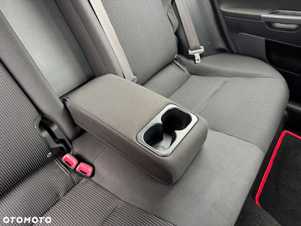 Mitsubishi Lancer 1.8 DI-D+ ClearTec Intense - 32