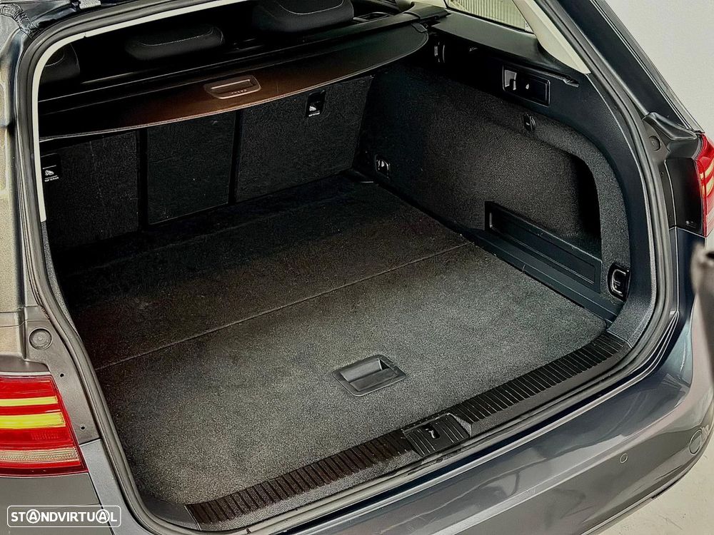 VW Passat Variant 2.0 TDI Confortline - 17