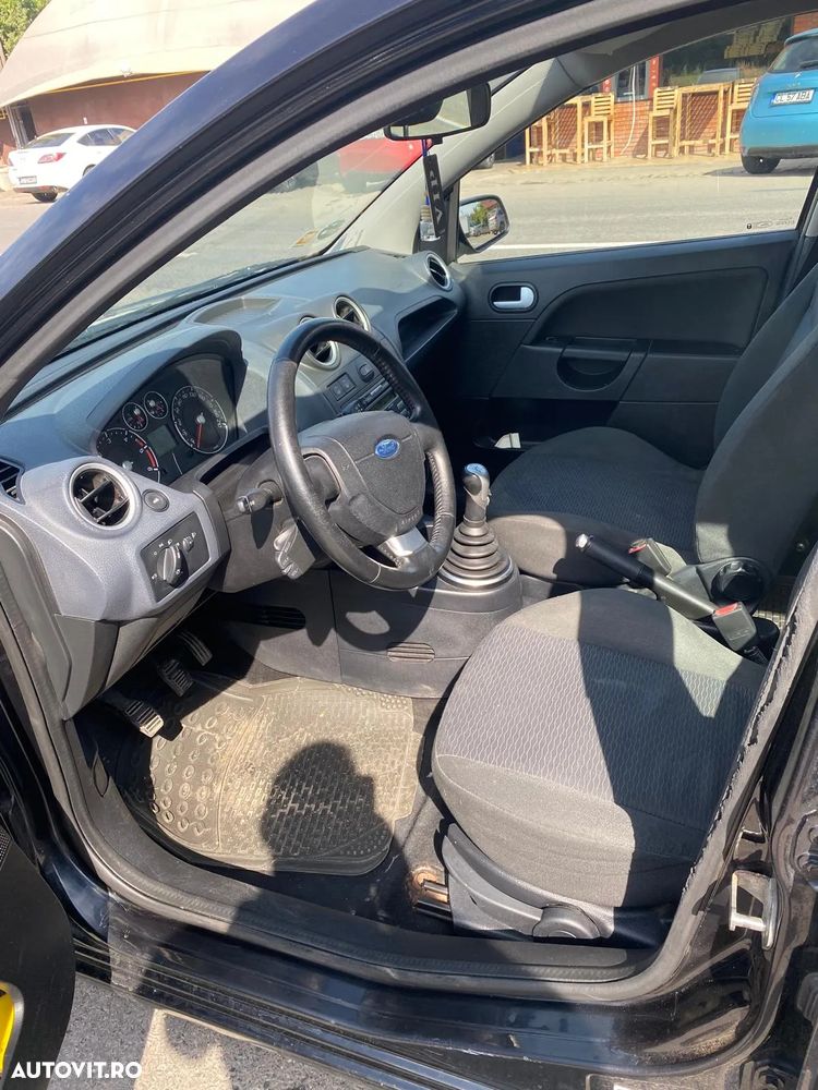 Ford Fiesta - 5
