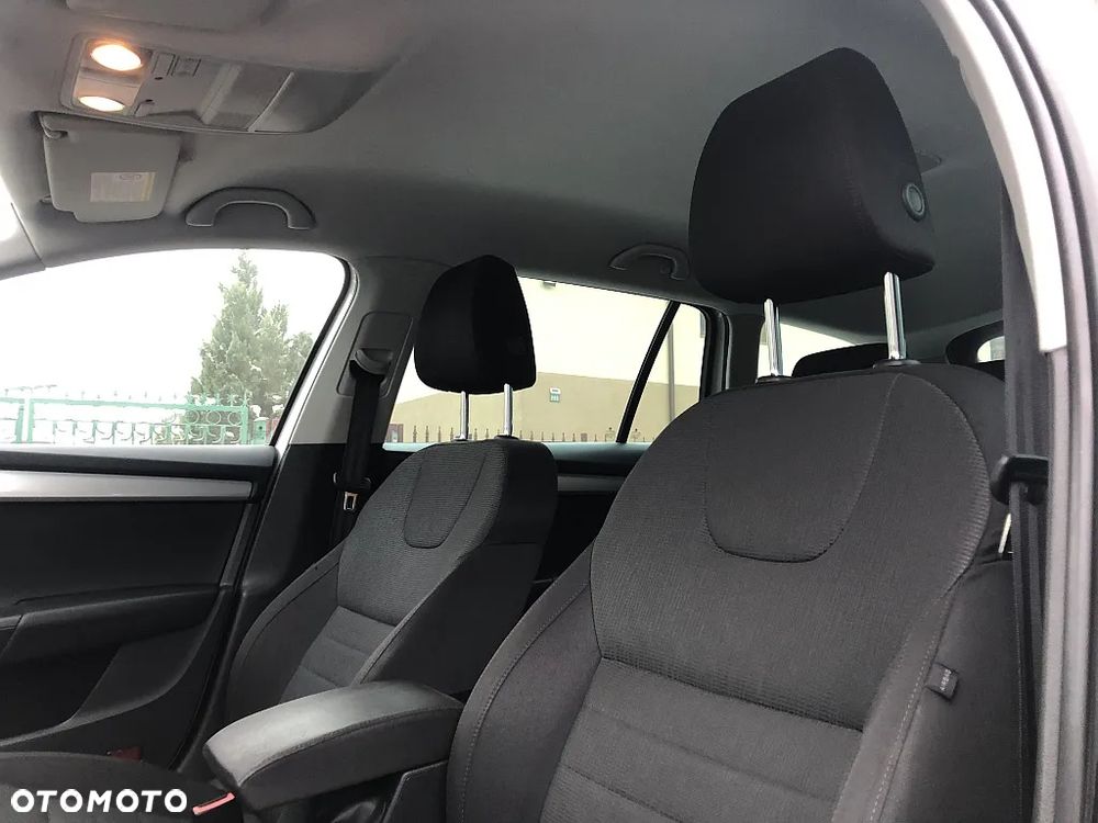 Skoda Octavia 1.6 TDI Elegance DSG - 37