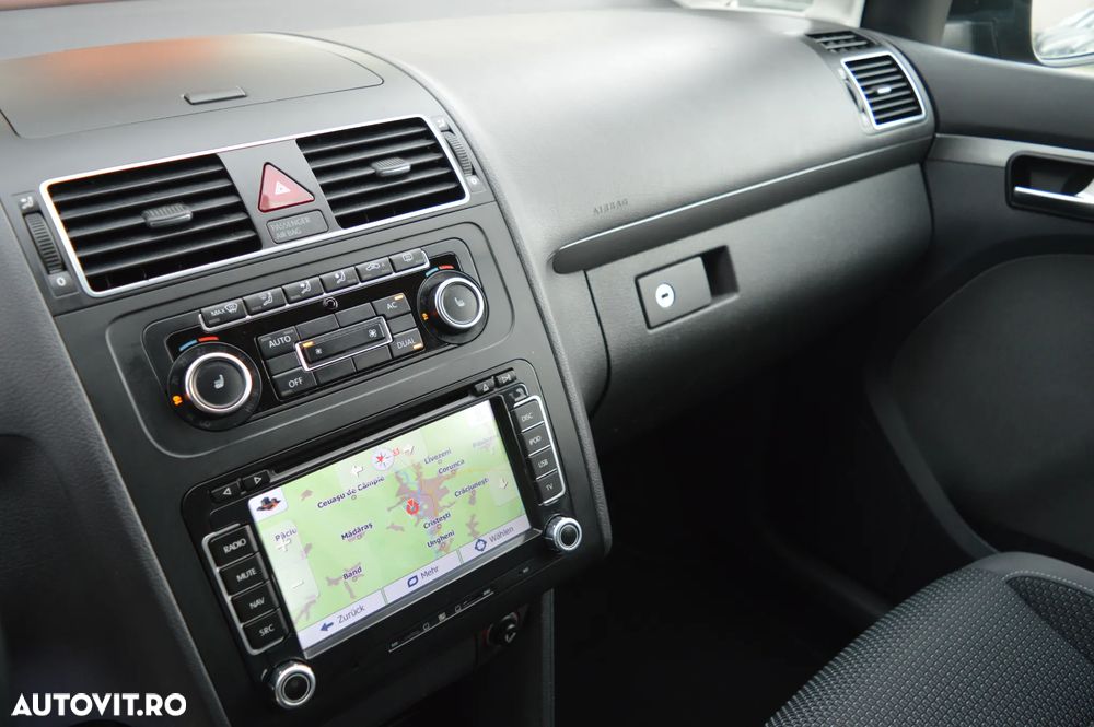 Volkswagen Touran 2.0 TDI BlueMotion Technology Comfortline - 9