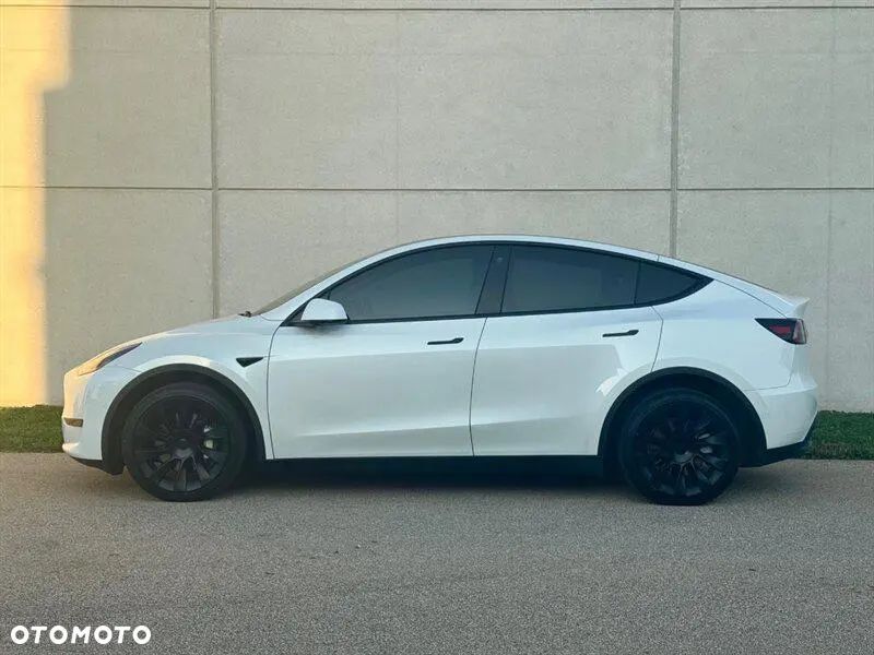 Tesla Model Y Long Range Dual Motor AWD - 5