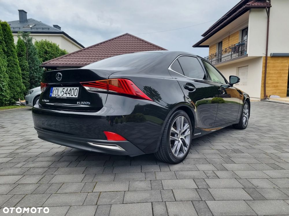 Lexus IS Business Edition - 4