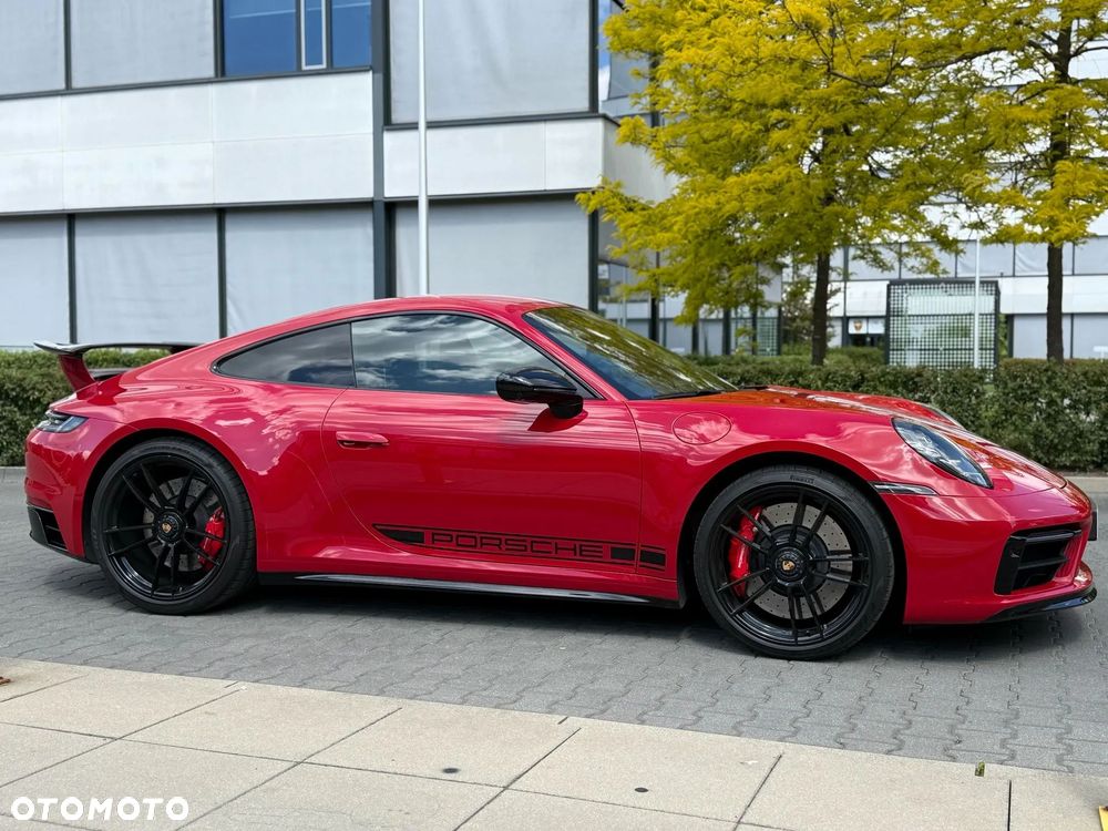 Porsche 911 Carrera GTS - 1
